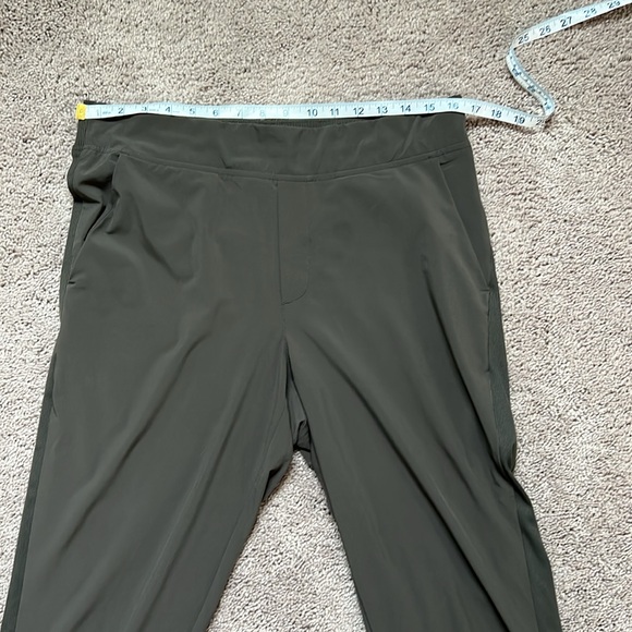 Athleta Olive Green Brooklyn pant. Size 10 - Picture 6 of 8